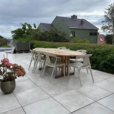 Spacious - High Quality - With Host For Ons *