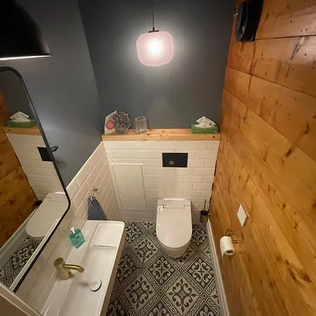 Spacious - High Quality - With Host For Ons *