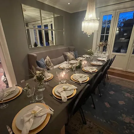 Spacious - High Quality - With Host For Ons Villa *
