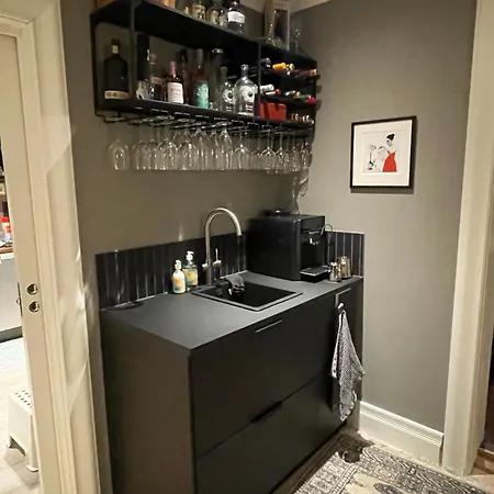 Spacious - High Quality - With Host For Ons *