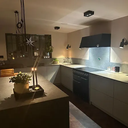 Spacious - High Quality - With Host For Ons