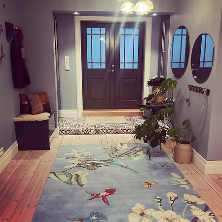 Spacious - High Quality - With Host For Ons Villa *